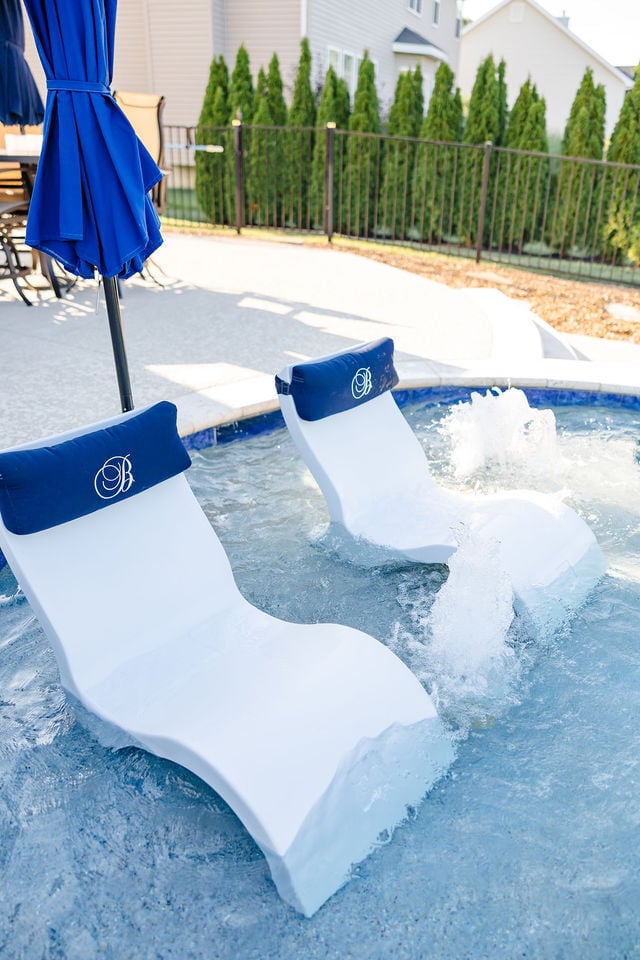 2c6638a4e4ccd6c79d1e94bedbfba629-large