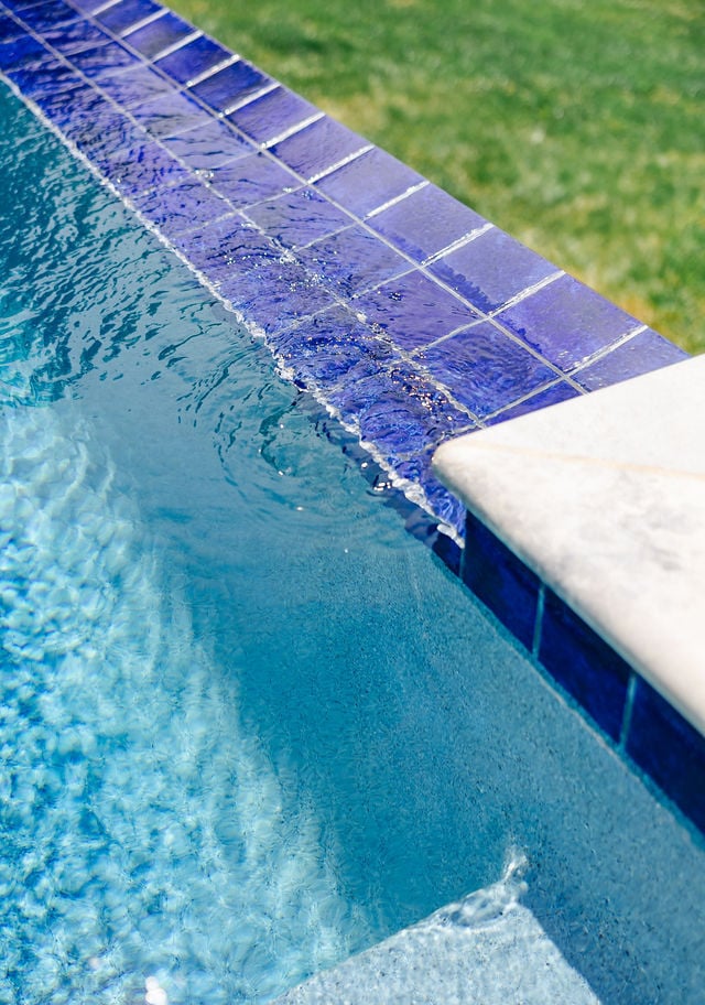 a8fbdfb5d5d92f6886ad60960ab24eec-large