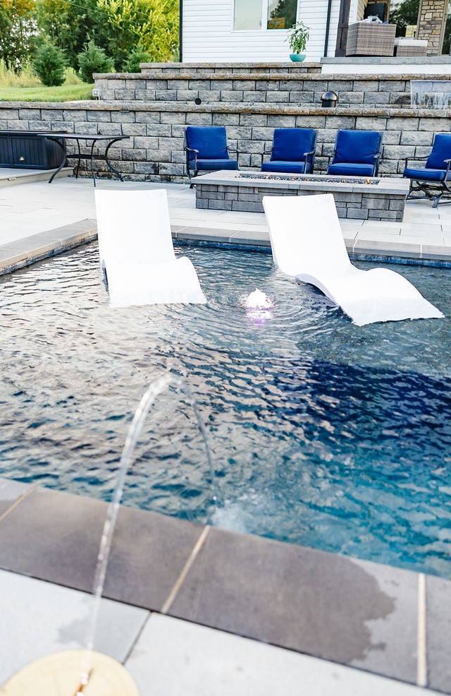 bf1124ef386ed81822d2dd8a1913e53c-large